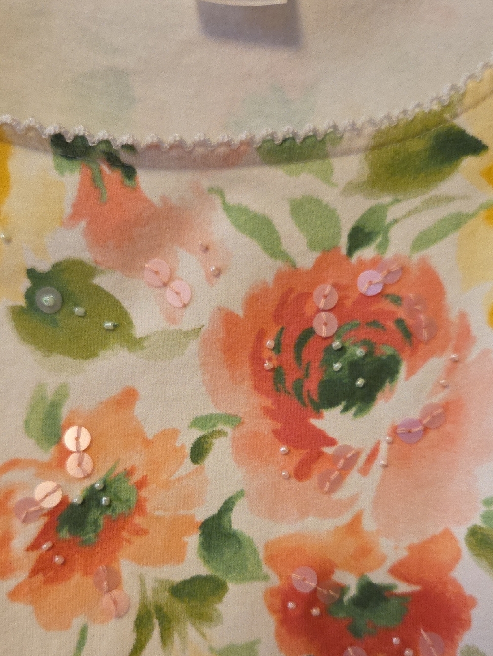 WORN ONCE Women’s White Floral Sequin Scoop Neck Top - Picture 10 of 10